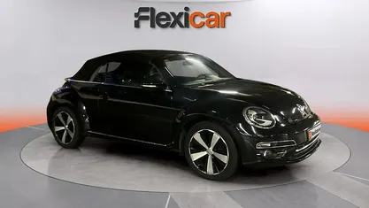 Usado VW Beetle Design 150 CV (110 kW) 2018 Negro Utilitario