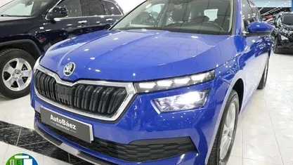 Usado Skoda Kamiq Active 90 CV (66 kW) 2020 Azul SUV
