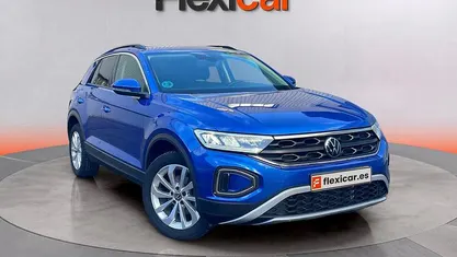 Usado VW T-Roc Life 150 CV (110 kW) 2023 Azul SUV