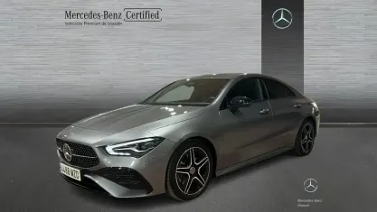 Usado Mercedes CLA220 AMG line 190 CV (139 kW) 2025 Gris montaña Berlina