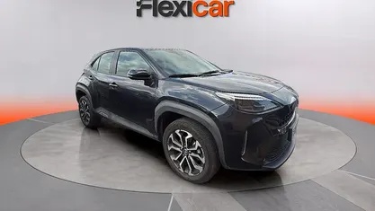 Usado Toyota Yaris Hybrid Active 116 CV (85 kW) 2024 Negro