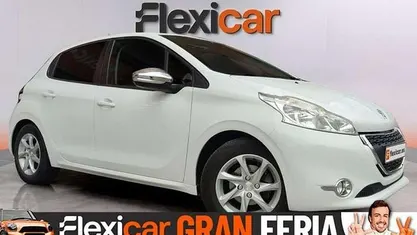 Usado Peugeot 208 Access 82 CV (60 kW) 2015 Blanco Utilitario