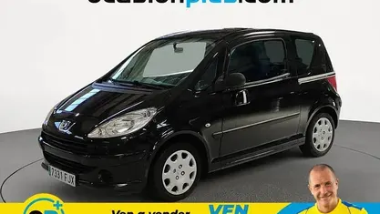Usado Peugeot 1007 75 HP (55 kW) 2006 Preto Monovolume