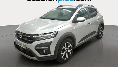 Usado Dacia Sandero Comfort 91 CV (66 kW) 2021 Gris plata Utilitario