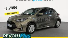 Marrón Usado 2022 Toyota Yaris Hybrid Business Edition Berlina | 19.790 € (Precio justo)