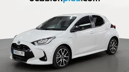 Usado Toyota Yaris Hybrid Style 116 CV (85 kW) 2021 Blanco Utilitario