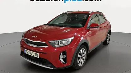 Usado Kia Stonic 100 CV (73 kW) 2022 Rojo SUV