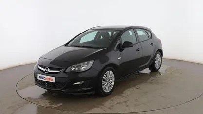 Usado Opel Astra Selective 110 CV (80 kW) 2015 Negro Berlina