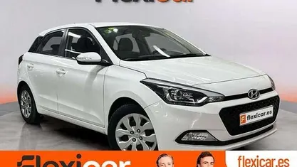 Usado Hyundai i20 84 CV (61 kW) 2016 Blanco Berlina