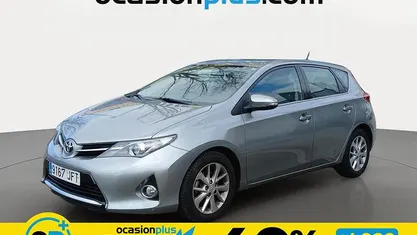 Usado Toyota Auris Active 90 CV (66 kW) 2015 Gris plata Utilitario