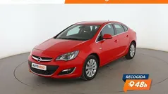 Usado 2014 Opel Astra Innovation Berlina | 9899 € (Precio justo)