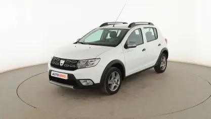 Usado Dacia Sandero Stepway 90 CV (66 kW) 2016 Blanco Berlina