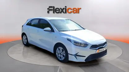 Usado Kia Ceed 101 CV (74 kW) 2021 Blanco Utilitario