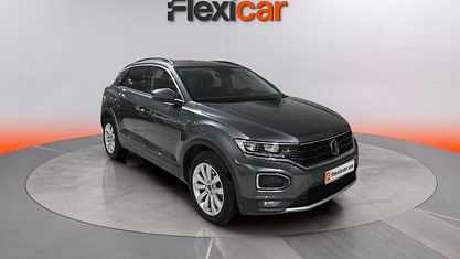 Usado VW T-Roc Advance 110 CV (80 kW) 2021 Gris SUV
