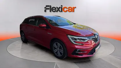 Usado Renault Mégane IV Zen 160 CV (117 kW) 2021 Granate Familiar