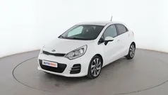 Blanco Usado 2017 Kia Rio Berlina | 11.099 € (Precio justo)