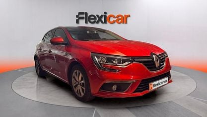 Usado Renault Mégane IV Life 101 HP (74 kW) 2018 Vermelho Sedan