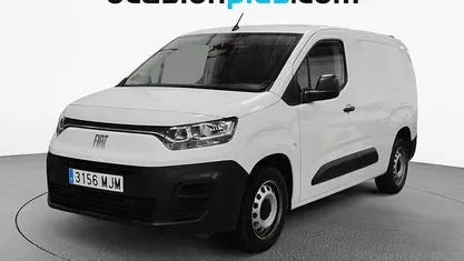 Usado Fiat Doblò 130 CV (95 kW) 2023 Blanco Monovolumen