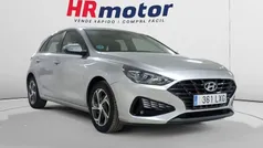 Gris / plata Usado 2022 Hyundai i30 Berlina | 16.510 € (Precio justo)