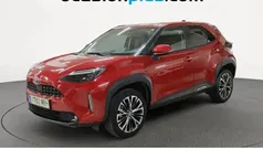 Rojo Usado 2022 Toyota Yaris Cross Style SUV | 23.591 € (Precio justo)