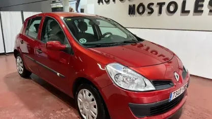 Brugt Renault Clio II Business 85 HK (62 kW) 2007 Rød Sedan