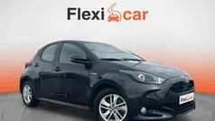 Negro Usado 2021 Toyota Yaris Hybrid Style Berlina | 14.490 € (Super precio)