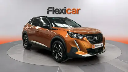 Usado Peugeot 2008 Allure 101 CV (74 kW) 2020 Naranja SUV