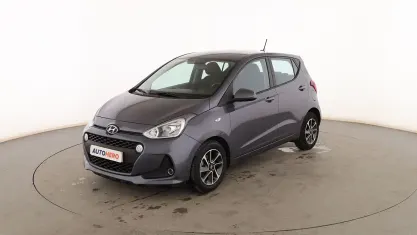 Usado Hyundai i10 Blackline 87 CV (63 kW) 2017 Gris Utilitario