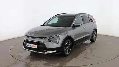 Usado Kia Niro 129 CV (94 kW) 2024 Gris SUV