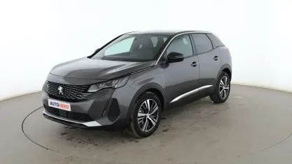 Usado Peugeot 3008 Allure 136 CV (100 kW) 2024 Gris SUV