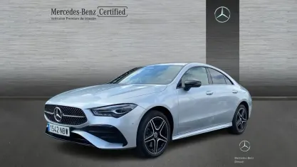 Usado Mercedes CLA250e 218 CV (160 kW) 2025 Gris / plata Coupe