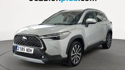 Gris plata Usado 2024 Toyota Corolla Cross Plus SUV | 33.173 € (Buen precio)