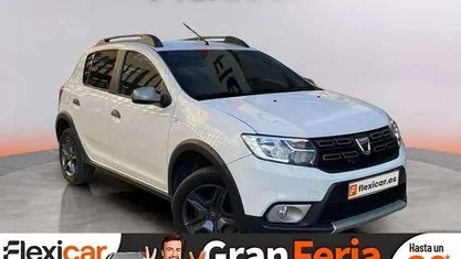 Usado Dacia Sandero Stepway 90 CV (66 kW) 2017 Blanco Berlina