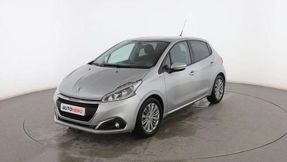 Używany Peugeot 208 Style 100 KM (73 kW) 2017 Szary Hatchback