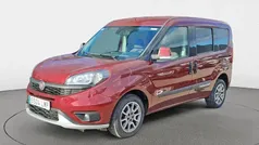 Rojo Usado 2022 Fiat Doblò Trekking Monovolumen | 14.900 € (Buen precio)