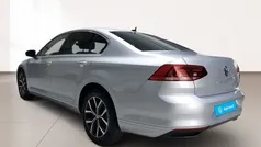 Gris plata Usado 2020 VW Passat Executive Berlina | 21.300 € (Caro)