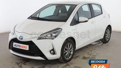 Usado Toyota Yaris Hybrid Active 101 CV (74 kW) 2019 Blanco Berlina