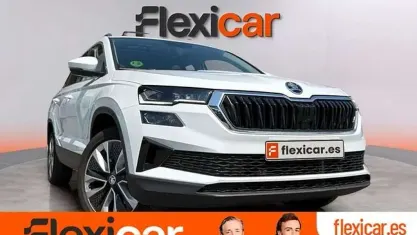Usado Skoda Karoq Ambition 150 CV (110 kW) 2022 Blanco SUV