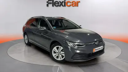 Usado VW Golf VIII Life 131 CV (96 kW) 2024 Gris Familiar