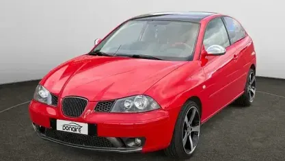 Usado Seat Ibiza Sport 130 CV (95 kW) 2003 Rojo Utilitario