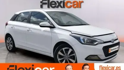 Usado Hyundai i20 84 HP (61 kW) 2015 Branco Sedan