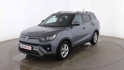 Gris Usado 2022 Ssangyong (KGM) Tivoli SUV | 16.399 € (Precio justo)