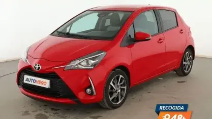 Käytetty Toyota Yaris Design 111 HP (81 kW) 2020 Punainen Sedan
