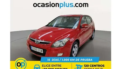 Usado Hyundai i30 Comfort 109 CV (80 kW) 2010 Rojo Utilitario