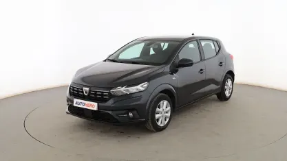 Usado Dacia Sandero Comfort 91 CV (66 kW) 2022 Negro Berlina