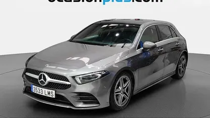 Usado Mercedes A180 AMG 136 CV (100 kW) 2021 Gris Utilitario