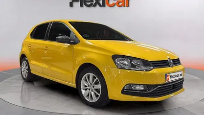 Amarillo Usado 2017 VW Polo Advance Berlina | 10.790 € (Buen precio)