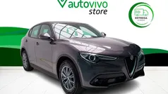 Gris Usado 2023 Alfa Romeo Stelvio Super SUV | 39.900 € (Precio justo)