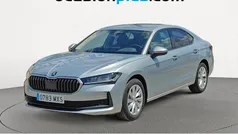 Gris plata Nuevo 2025 Skoda Superb Essence Berlina | 31.810 € (Super precio)