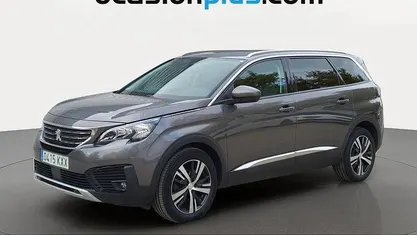 Usado Peugeot 5008 Allure 131 CV (96 kW) 2019 Gris SUV